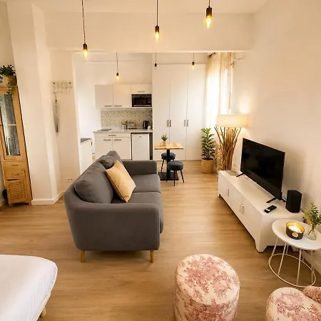 Le Cosy Nimois - Chic Appartement *
